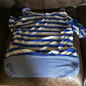 Shoulder exposed dress shirt